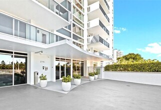 2715 N Ocean Blvd, Unit 2 in Fort Lauderdale, FL - Building Photo - Building Photo