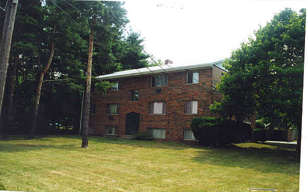 4491-4529 Hudson Dr in Stow, OH - Foto de edificio - Building Photo