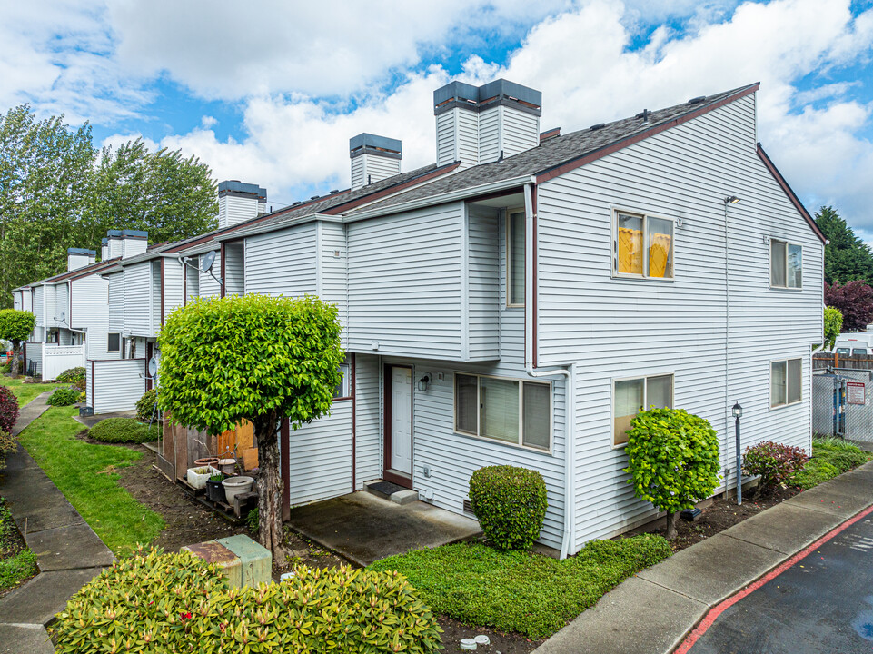 Applewood Lane Condominium in Kent, WA - Building Photo