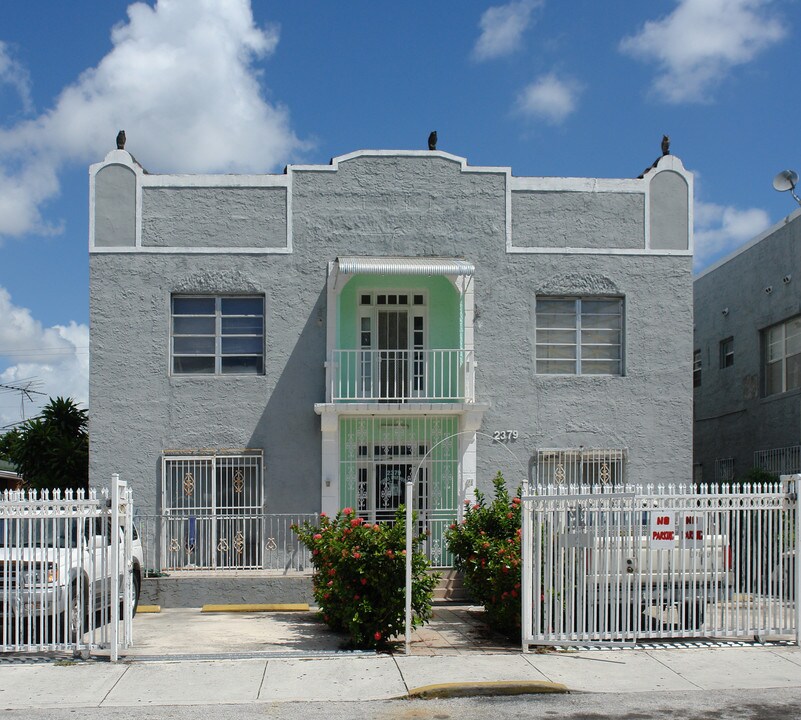 2379 SW 9th St in Miami, FL - Building Photo