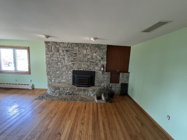 108 1st Ave SW in Medford, MN - Foto de edificio - Building Photo