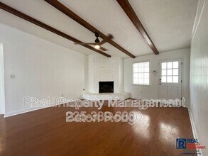 5536 Parkforest Dr in Baton Rouge, LA - Foto de edificio - Building Photo
