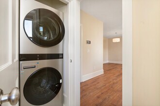 41 Arlington Ave, Unit Apt. B in Providence, RI - Building Photo - Building Photo