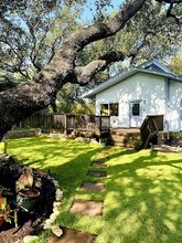 1406 Alta Vista Ave in Austin, TX - Foto de edificio - Building Photo