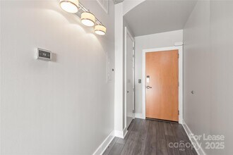 505 E 6th St, Unit 808 in Charlotte, NC - Building Photo - Building Photo