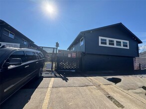 4706 Yellowstone Blvd in Houston, TX - Building Photo - Building Photo