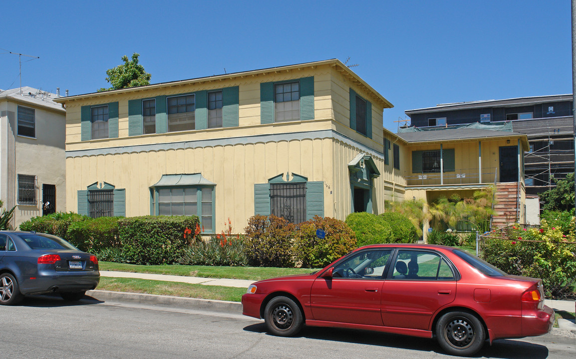 106 S Flores St in Los Angeles, CA - Building Photo