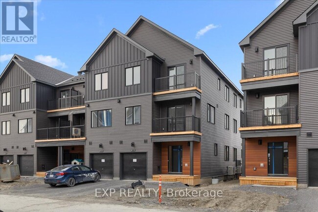 815 Demulcent Ln in Ottawa, ON - Building Photo - Building Photo