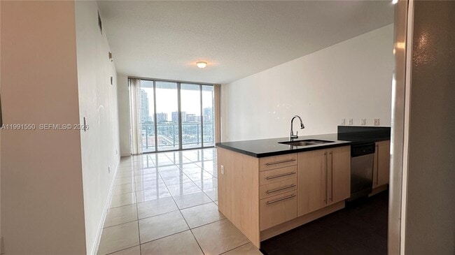 79 SW 12th St, Unit 1102-S in Miami, FL - Building Photo - Building Photo