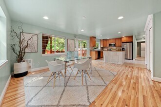 7331 151st Ave NE in Redmond, WA - Building Photo - Building Photo