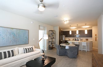 Legacy Union Square Apartments in Davenport, FL - Building Photo - Interior Photo