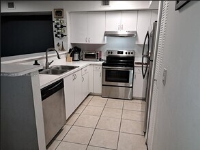 12136 St.Andrews Pl in Miramar, FL - Building Photo - Building Photo