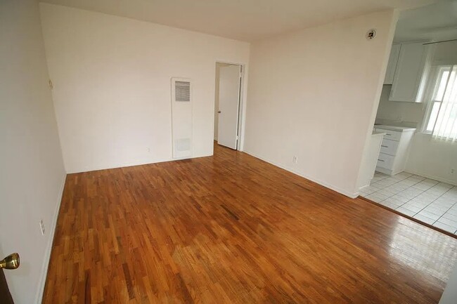 1336 Berkeley St, Unit 2