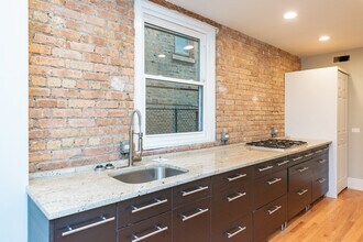 1122 W Addison St in Chicago, IL - Building Photo - Building Photo