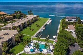 448 Gulf of Mexico Dr in Longboat Key, FL - Foto de edificio - Building Photo