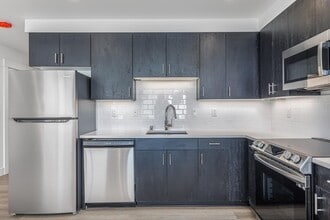 West Vine Townhomes in Richland, WA - Foto de edificio - Building Photo