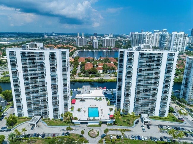 property at 3675 N Country Club Dr