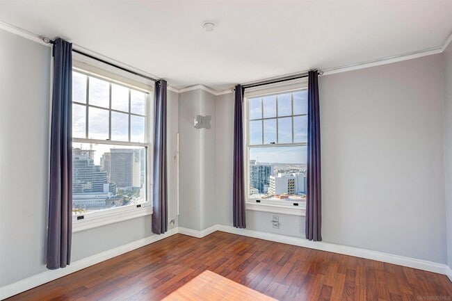 702 Ash St, Unit 1000 in San Diego, CA - Foto de edificio - Building Photo