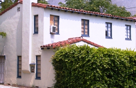 836 Hilldale Ave in West Hollywood, CA - Building Photo