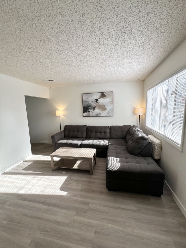 property at 1512 Lake Elmo Dr