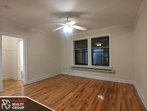 546 W Wellington Ave, Unit #540-210 in Chicago, IL - Building Photo - Building Photo