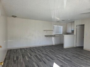 995 N Mollison Ave in El Cajon, CA - Building Photo - Building Photo