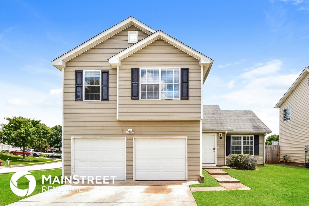 150 Hazelhurst Dr in Covington, GA - Foto de edificio