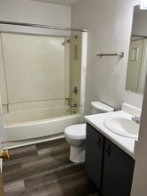 1308 E 29th St, Unit 1308 in Des Moines, IA - Building Photo - Building Photo