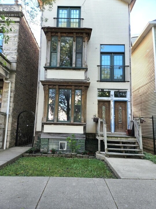 1654 N Richmond St in Chicago, IL - Building Photo