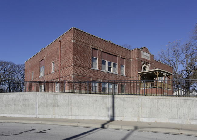 101 N Main St in Lansing, KS - Building Photo - Primary Photo