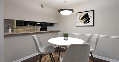 High Ridge Apartments in Athens, GA - Building Photo - Interior Photo