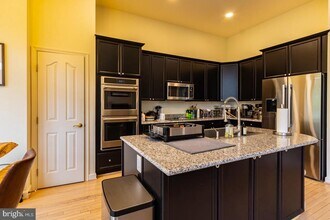 12172 Tryton Way in Reston, VA - Building Photo - Building Photo