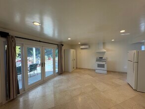 22924 De Kalb Dr in Calabasas, CA - Building Photo - Building Photo