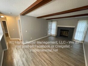 12013 W 58th Pl in Shawnee, KS - Building Photo - Building Photo