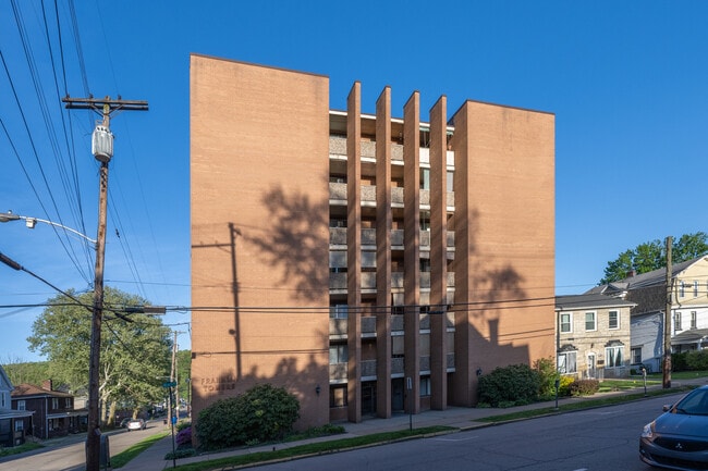 Franklin Towers in Beaver Falls, PA - Building Photo - Building Photo