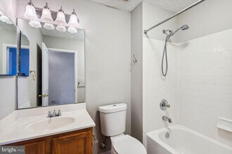 1605 Woodview Ct in Crofton, MD - Building Photo - Building Photo