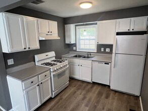 904 E Fairlawn Dr in Urbana, IL - Building Photo - Building Photo