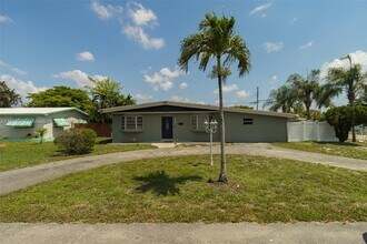 7101 SW 12th St in Pembroke Pines, FL - Building Photo - Building Photo