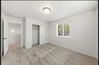 4762 Gebhard Rd in Central Point, OR - Building Photo - Building Photo