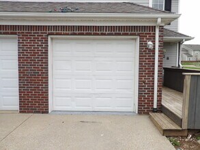 328 Bypass Plaza Dr in Frankfort, KY - Building Photo - Building Photo