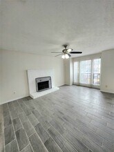 10047 Emerald Creek Dr in Houston, TX - Building Photo - Building Photo