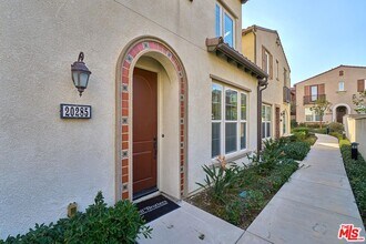 20285 Avenida Paloma in Los Angeles, CA - Building Photo - Building Photo