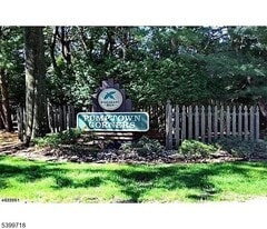 5 Pheasant Run in Edison, NJ - Building Photo