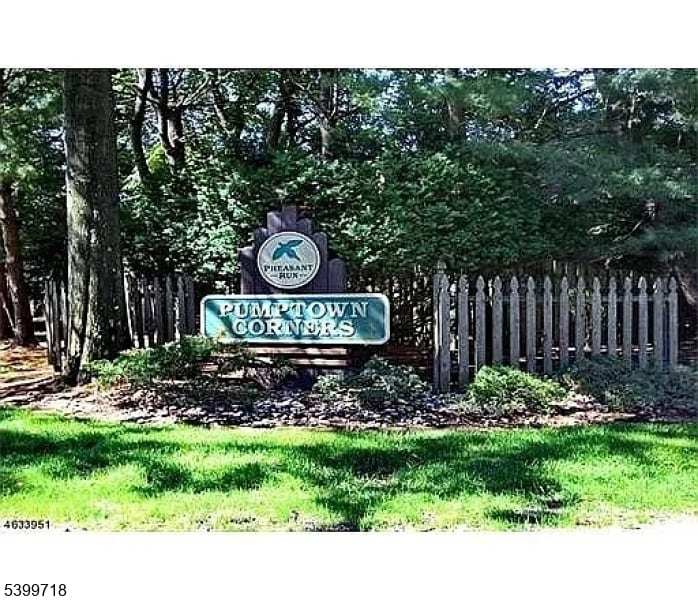 5 Pheasant Run in Edison, NJ - Building Photo