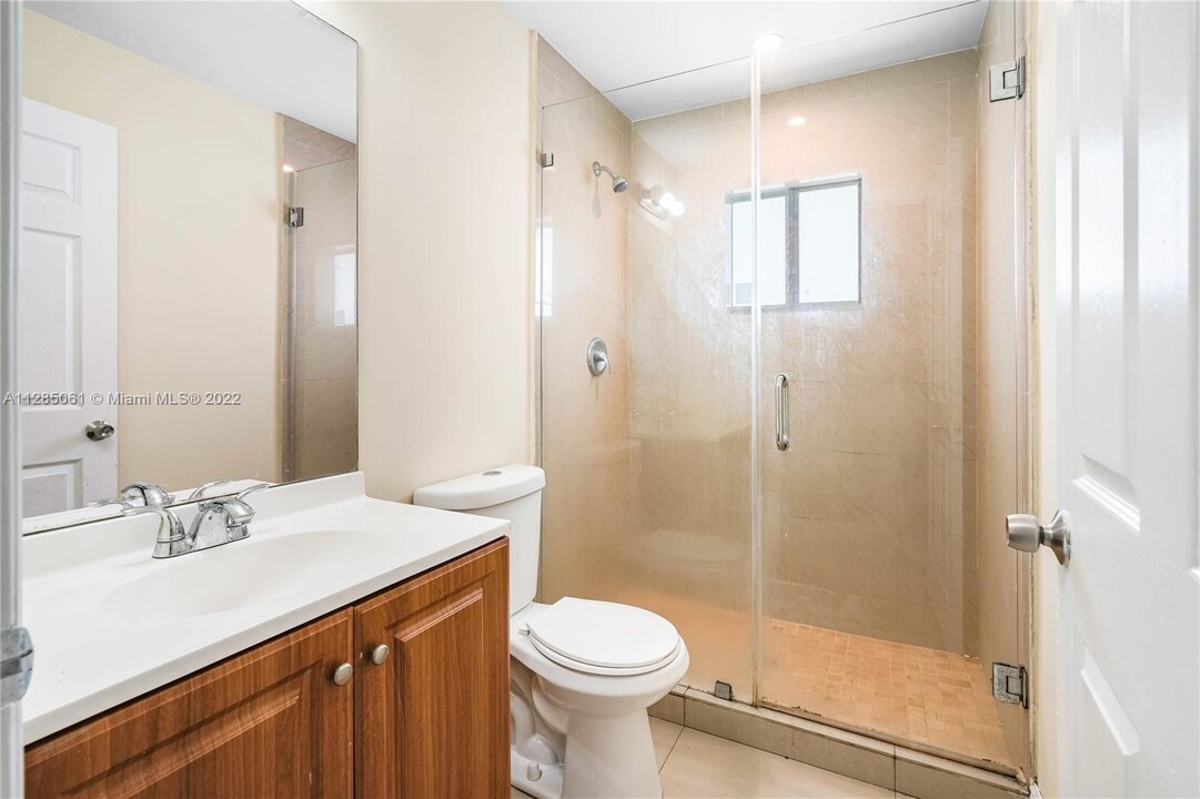 2301 NW 98th St-Unit -2311 in Miami, FL - Building Photo