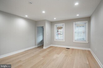 303 W Washington St in West Chester, PA - Building Photo - Building Photo