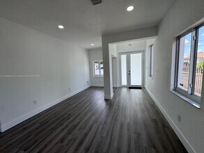 3039 NW 51st Terrace in Miami, FL - Building Photo - Building Photo