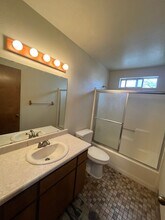 2609-2611 W Mission Ct in Visalia, CA - Building Photo - Building Photo