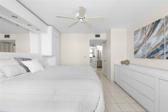 2301 S Ocean Dr, Unit 1704 in Hollywood, FL - Foto de edificio - Building Photo
