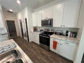 1017 NW 37th Ave in Cape Coral, FL - Building Photo - Building Photo